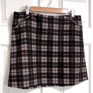 🔥 Vera Wang Plaid mini skirt